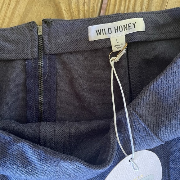Wild Honey Simple Suede Skirt Navy Size Large NWT - Picture 3 of 7